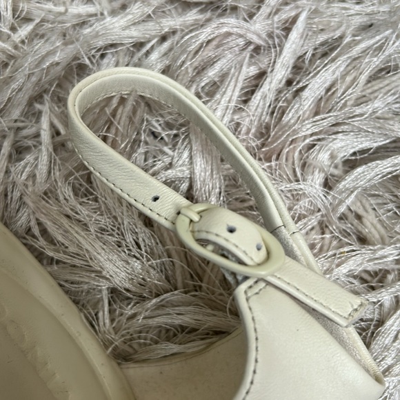 Vince Pepa Leather Ankle Strap Open Toe Kitten Heel Sandals in Marble Cream Sz 9 - Picture 13 of 14